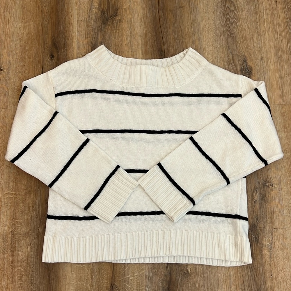 NWT H&M Striped Sweater in size Small
